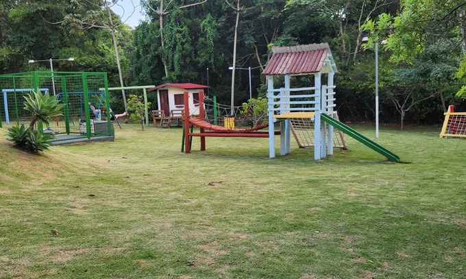 Aguas de Lindoia Cabaña | Casa Aconchegante em Aguas de Lindoia. Condomínio Fechado com Toda Segurança