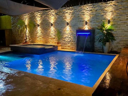 Puerto Barrios Apartamento | Casa azul con Generador electrico , Piscina y jacuzzi