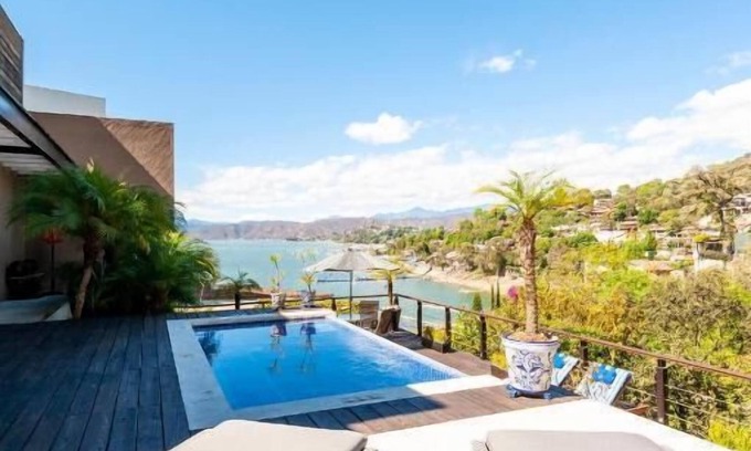 Valle de Bravo Casa | Casa Azul Lakeview Terrace Retreat in Avándaro