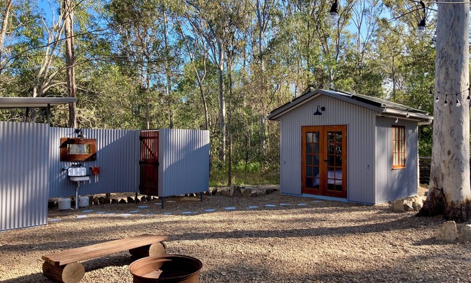 Taunton Cabina | Casa Azul | Off-grid Hideaway Agnes Water & 1770 | your hotel room in bush