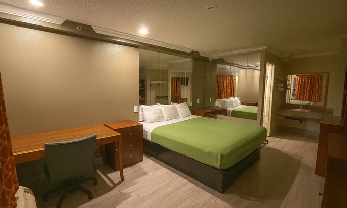 Corona Hotel | Casa Blanca Hotel Corona By Dream Luxe