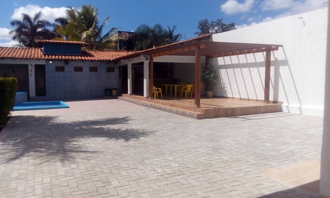 Aguas Claras Casa | Casa c/ Jardim p Alugar c/ 6 Dormitórios, no Coração do DF em Brasília Brasil