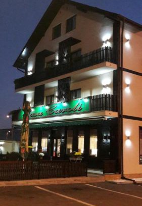 Tirgu Jiu Casa | Casa Caroli