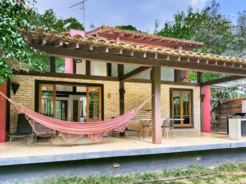 Carapicuiba Casa | Casa com piscina e natureza - Granja Viana, São Paulo