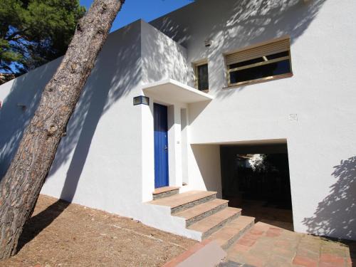 Llanca Casa | Casa con Jardín a 100m de la Playa de la Farella, Wifi y Garaje Privado - ES-228-175