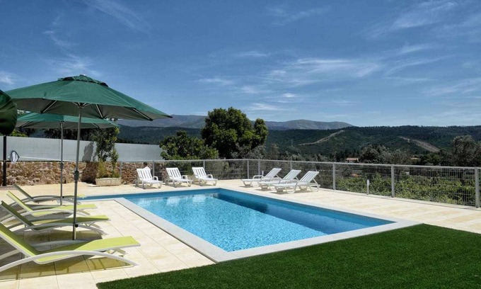 Codecoso Casa | Casa de Vacaciones para 14 personas con Barbecue y Piscina Privada