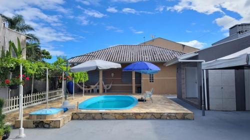 Matinhos Casa | Casa das Flores com piscina