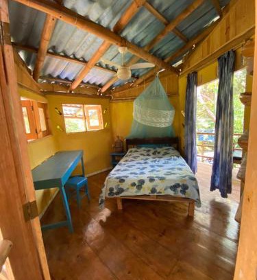 Serra Grande Casa | Casa de bambu e garrafas no litoral de Serra Grande