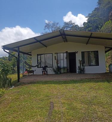 Supata Casa | Casa de campo en La Vega, hermosa vista, con Internet y parqueadero