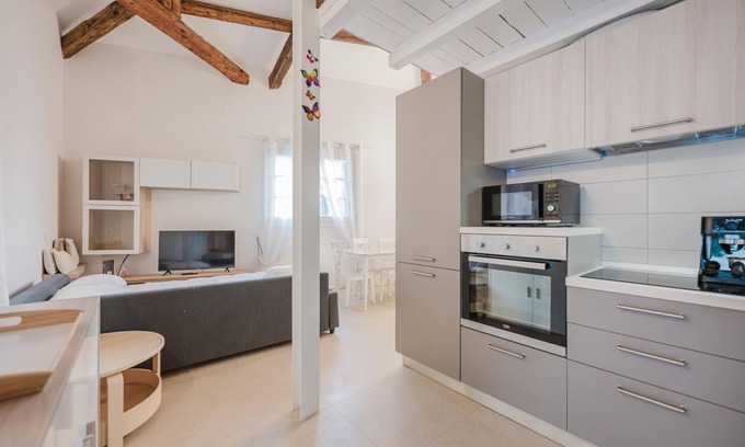 Longa Apartamento | Casa dell'Aquila - 10 min from Venice