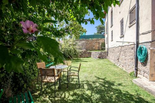 Castiello de Jaca Apartamento | Casa Feli - APARTAMENTO con JARDÍN PRIVADO en los PIRINEOS