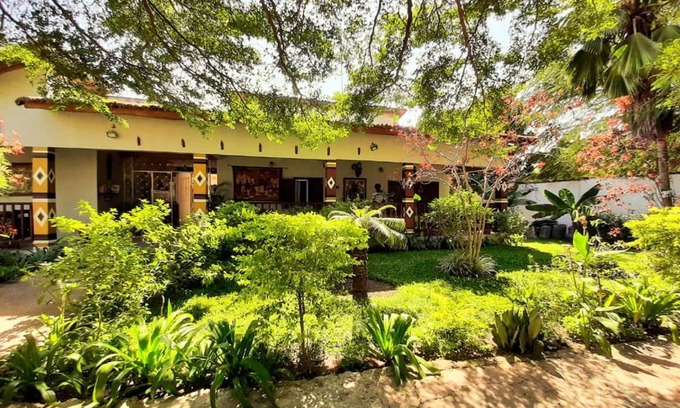 Serrekunda Casa | Casa Hotel Sinkiling Gambia