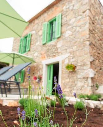 Jadranovo Villa | Casa Kamik-19th Century Stone House 50 m from Sea