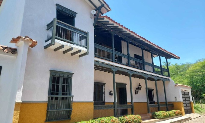 Quebrada Guadalejo Cabaña | Casa La Herencia en Cauca Viejo con piscina, jacuzzi y turco