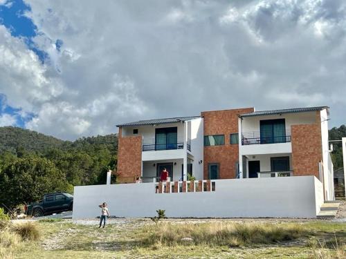 San Antonio de Las Alazanas Otro | Casa De Campo Mirador H&L