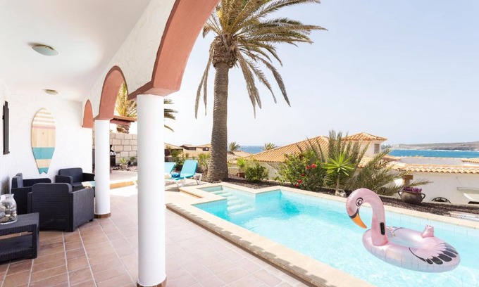 Poris de Abona Villa | Casa Platano - Private pool - Ocean View - BBQ - Garden - Terrace - Free Wifi - Child & Pet-Friendly - 4 bedrooms - 8 people