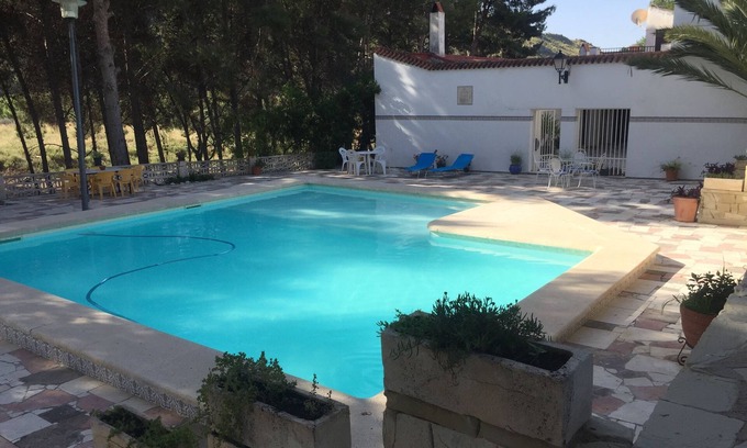 Elda Villa | CASA RURAL MOLERA (casa completa 16 huespedes)