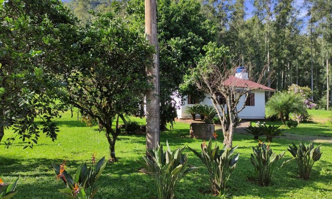 Encantado Casa | Casa térrea em meio ao verde!