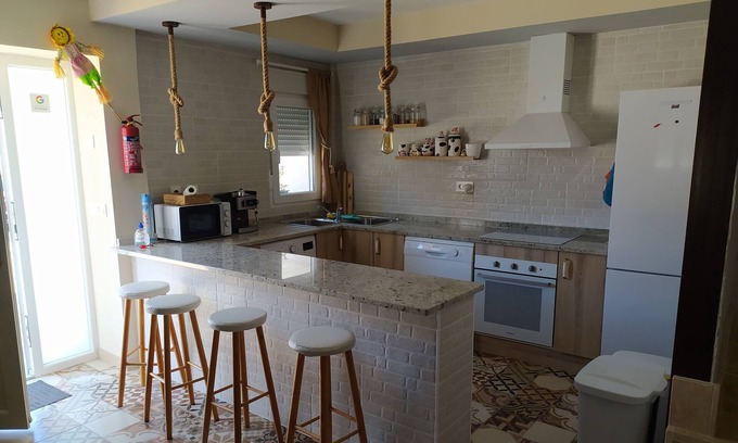 Arcos Cabaña | Casa totalmente nueva, para 16 personas a 12 km de Burgos en un pueblo tranquilo