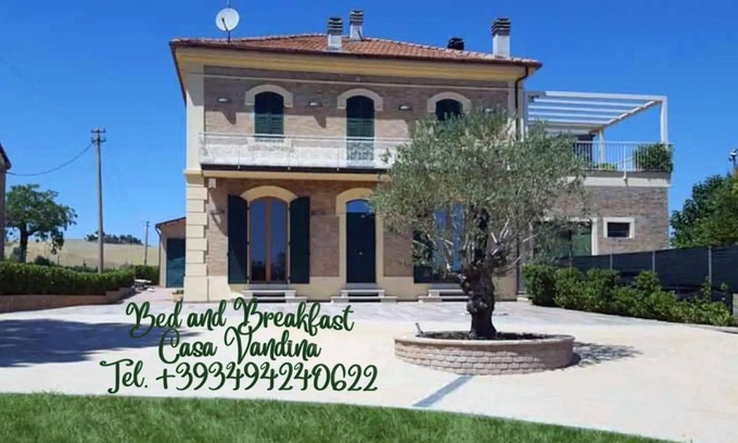 Maiolati Spontini Cama Y Desayuno | Casa Vandina