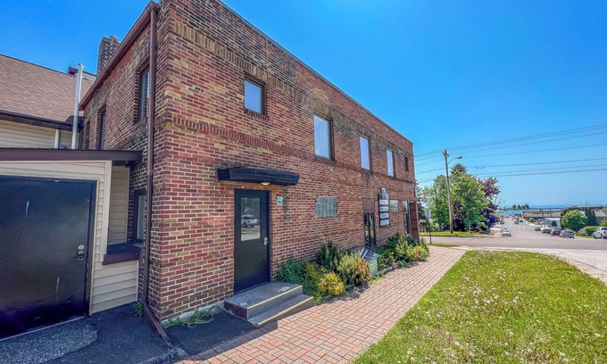 Grand Marais Condominio | Cascade Cornerstone West