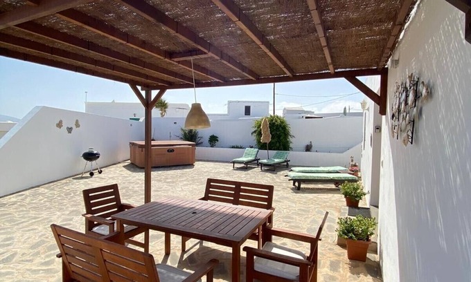 Nazaret Villa | Casita Blanca es una encantadora villa de lujo independiente de 2 dormitorios