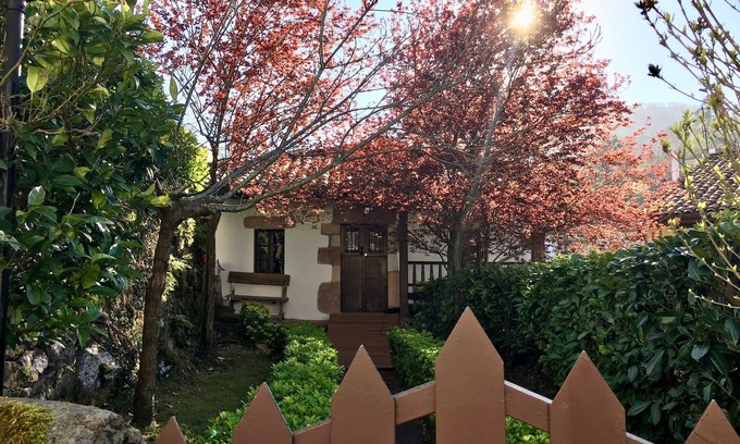 Puente Viesgo Cabaña | Hosteria de Castañeda. Casa Rural con jardín privado e Hidromasaje