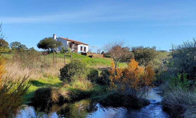 Aldeia dos Palheiros Cabaña | Castro da Cola's Bed and Breakfast