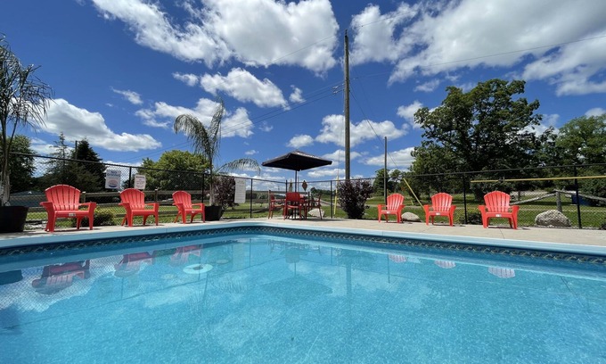 Campbellford Cabaña | Catch More Resort