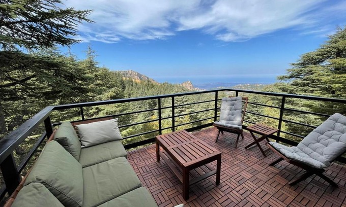 Kfardebian Villa | Cedar Scent Guesthouse