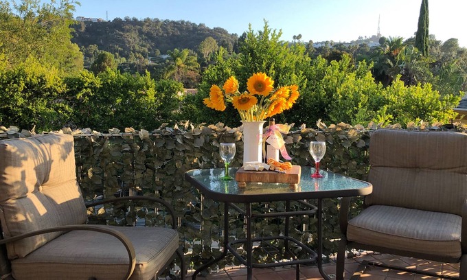 Studio City Apartamento | "Celebrity Hideway" Hermoso apartamento apartado. capacidad para 4 personas