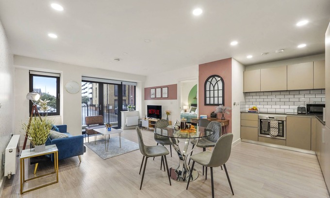 Bedford Apartamento | Central Bedford Modern Apartment with Parking, Gym