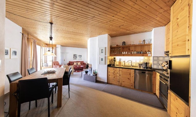 Lenzerheide Apartamento | Central flat for 3 persons at Hotel Schweizerhof-Lenzerheide