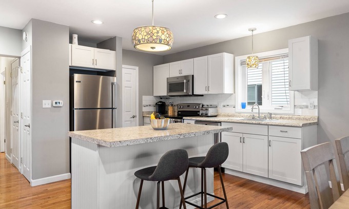 Southern Coast Apartamento | Central Saco Stay Comfort & Style for Your Getaway