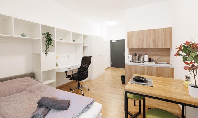 Wiener Neustadt Apartamento | Central Urban Studio