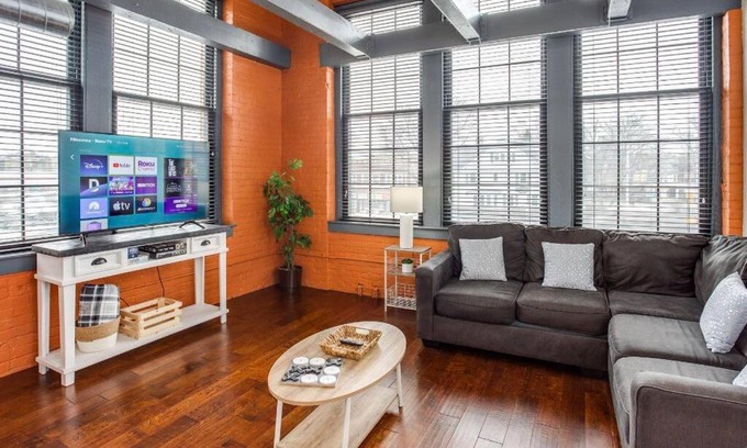 Downtown Rochester Apartamento | Centric Modern Loft w/King Beds