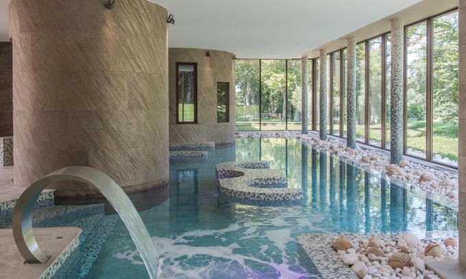 Uchaux Hotel | Château De Massillan