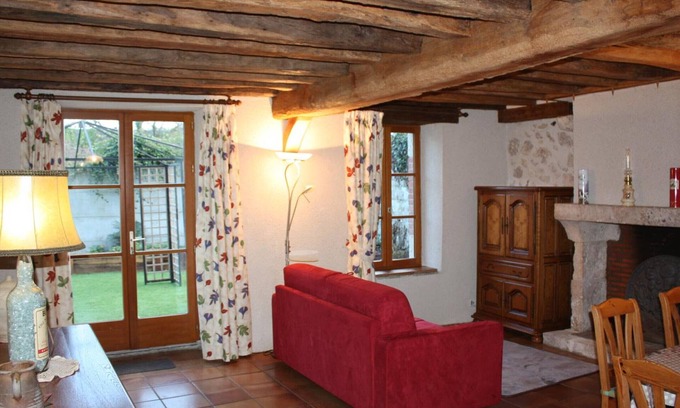 Chambon-sur-Cisse Cabaña | Escapada Serene: Gîte con Jardín, Cerca de Châteaux y Río Privado