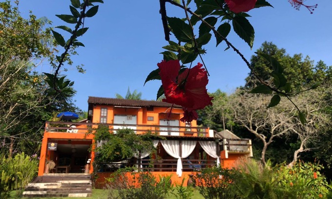 Mambucaba Casa | Chácara Colibris in the middle of the forest and the sea