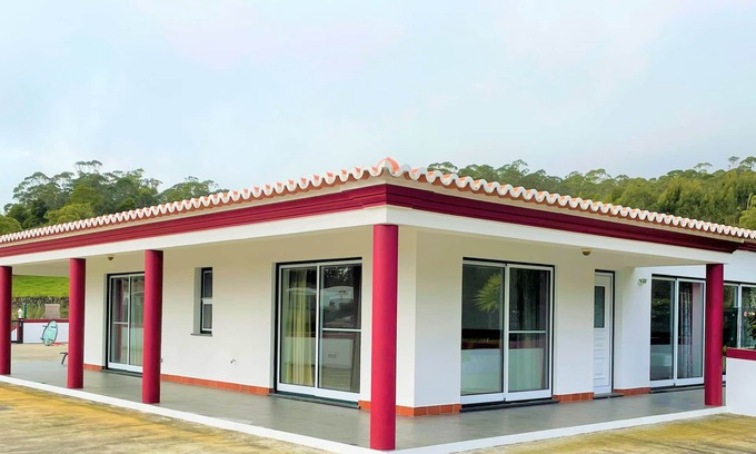 Angra do Heroismo Villa | Chalé D´Angra Guest House