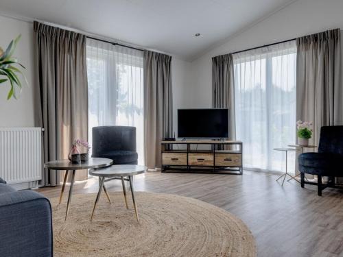 Municipality of Veldhoven Chalet De Esquí | Chalet by Pond in Eindhoven Holiday Park