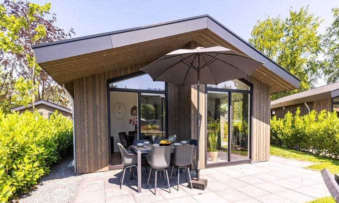 Municipality of Veldhoven Chalet De Esquí | Chalet junto al Estanque con Sauna