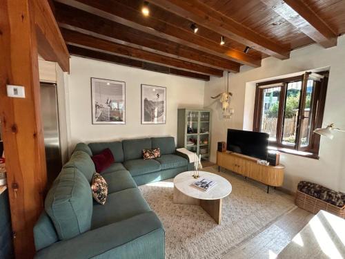 Vielha Chalet De Esquí | Chalet con encanto Jardín y Parking Privado