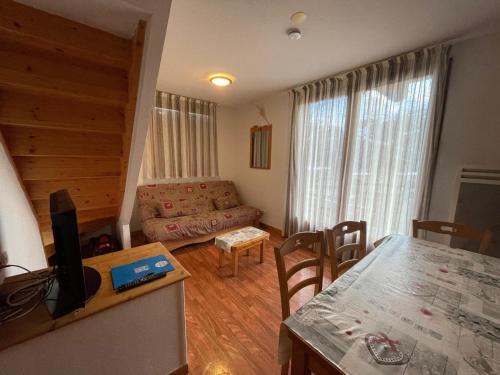 Saint-Etienne-en-Devoluy Chalet De Esquí | Chalet Mitoyen 3 Pièces 6 Pers. avec Terrasse - Résidence Le Hameau du Puy, Superdevoluy - FR-1-504-450