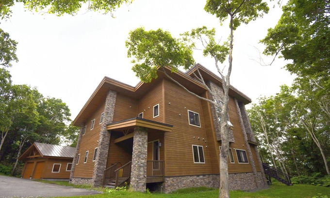 Niseko Chalet De Esquí | Chalet Tacito Niseko, Luxury 5 bedroom accommodation close to Annupuri Gondola