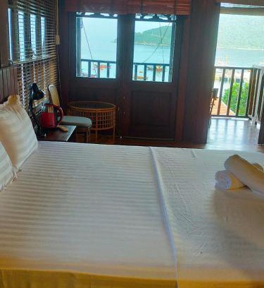 Tan Hiep Hotel | Cham Island Wooden Cabin