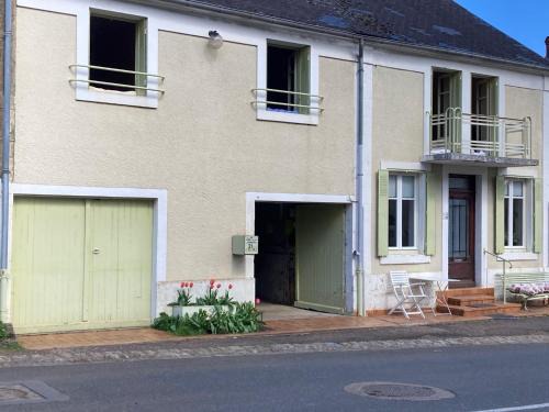 Lurcy-le-Bourg Casa | Chambre d'hote les frérots