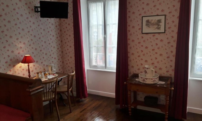 Sainte-Mere-Eglise Cama Y Desayuno | Chambres d'Hôtes et Table d'Hôtes- Valentine 44