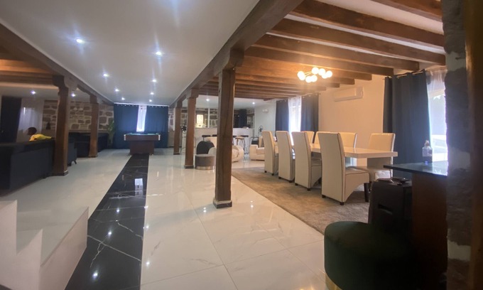 Allassac Cama Y Desayuno | Chambres D'hôtes Élégante Prés de Varetz