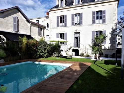 Centre Ville Cama Y Desayuno | Chambres d'Hôtes Maison La Porte Rouge
